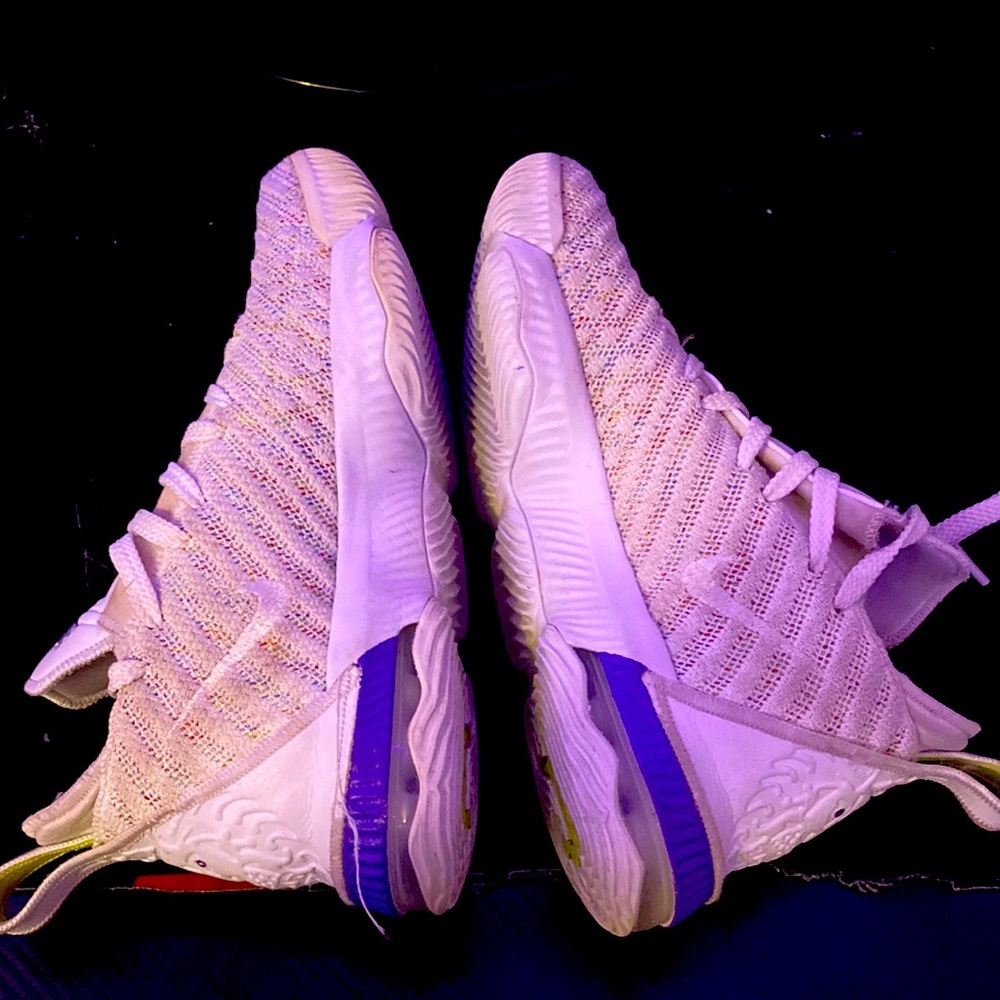 Selling Lebron James  basketball shoes. Size 5. Brand: Nike